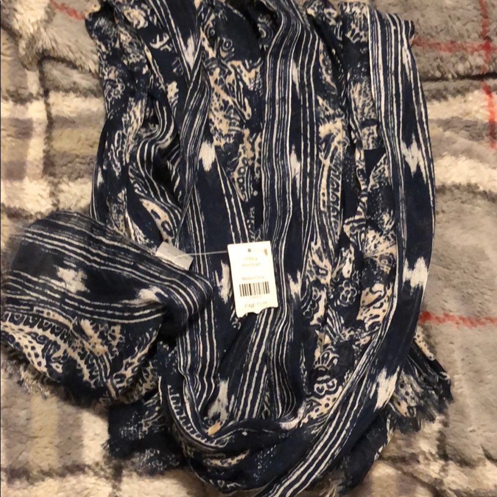 Blue scarf